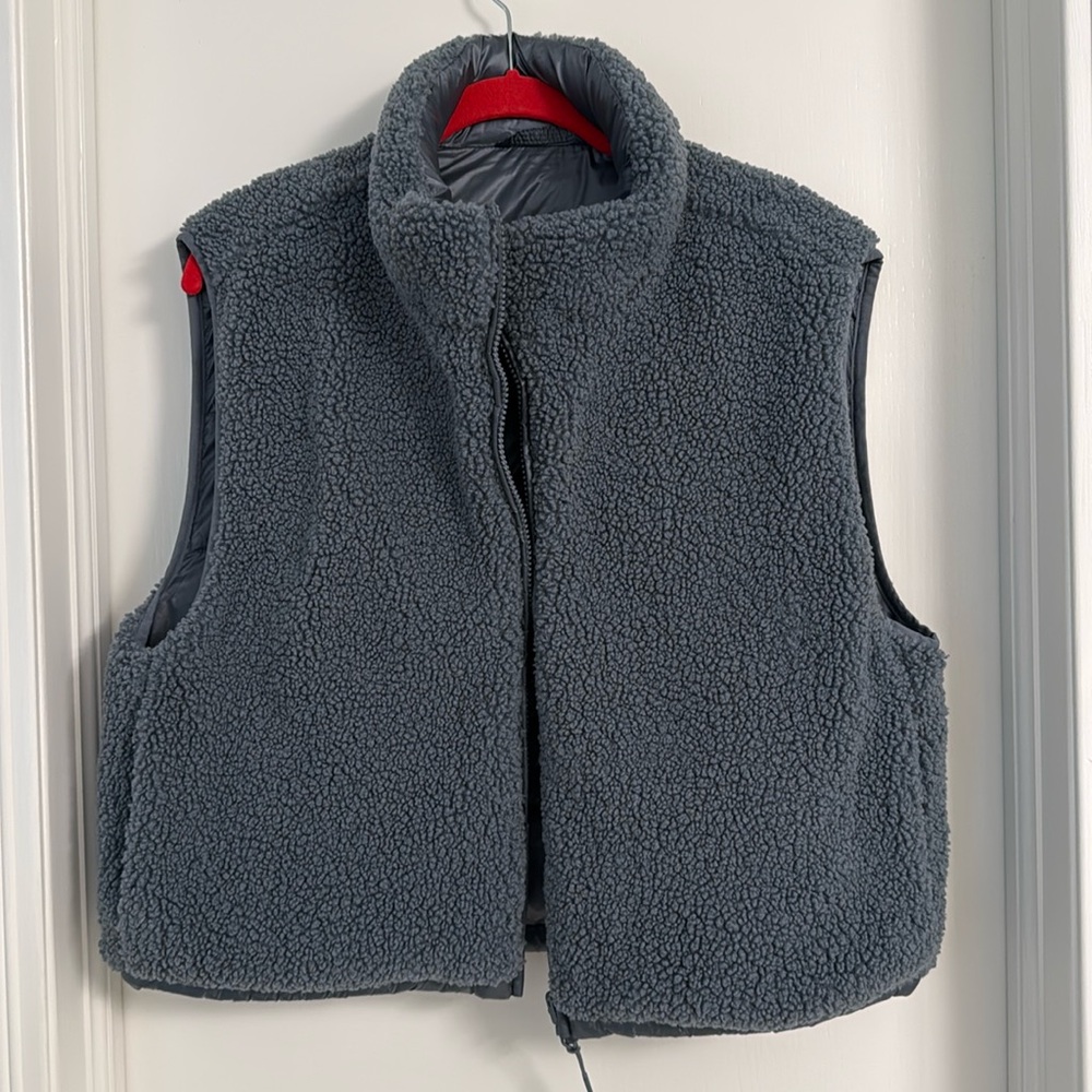 Hollister’s Gilly Hicks Reversible Cropped Puffer Vest